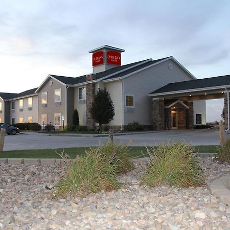 Castle Rock Inn & Suites - Quinter Esterno foto