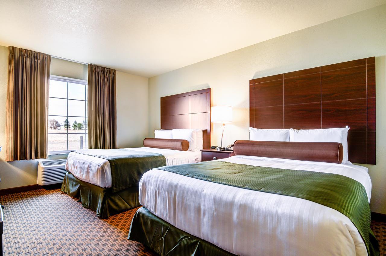 Castle Rock Inn & Suites - Quinter Esterno foto