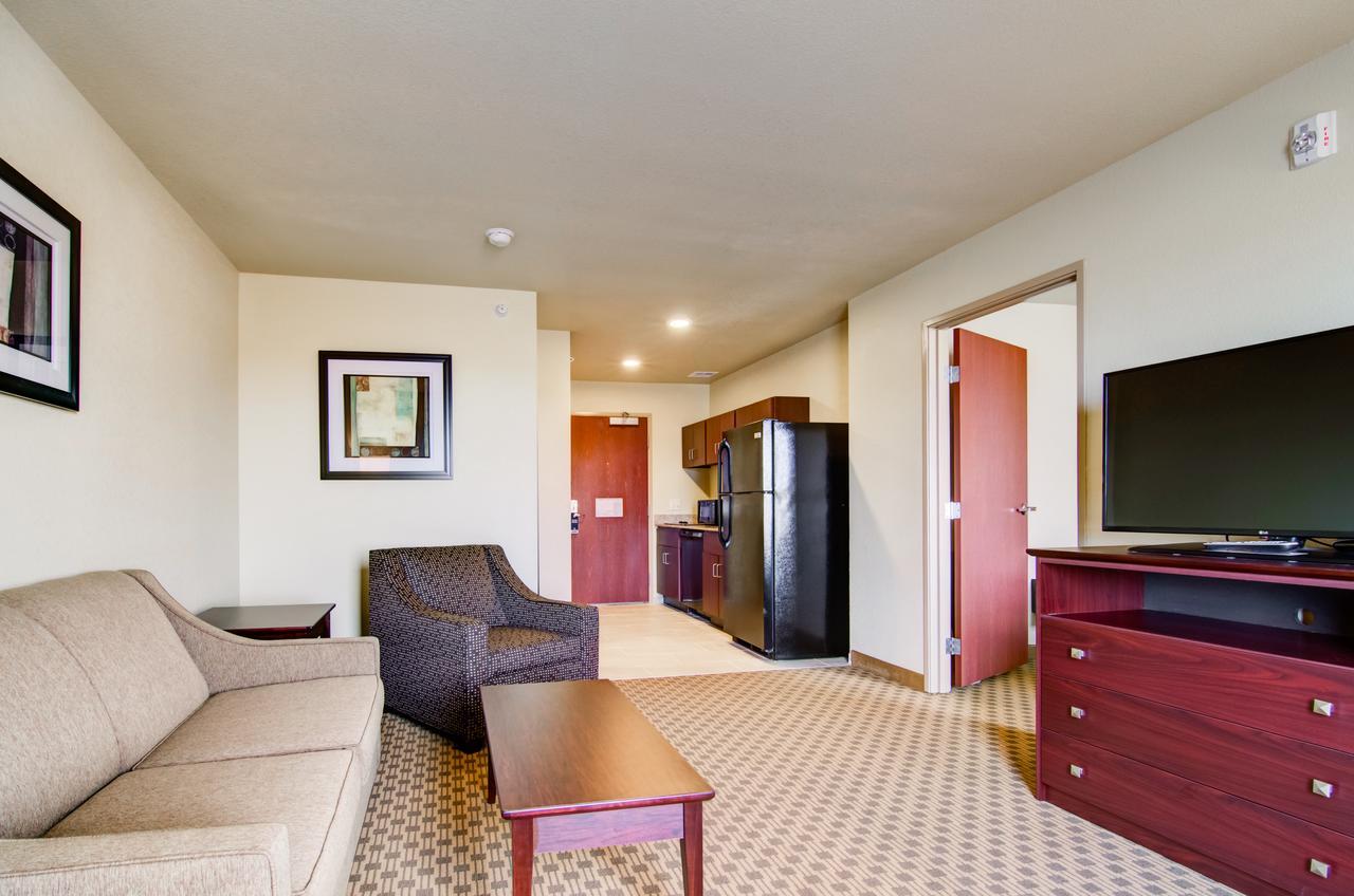 Castle Rock Inn & Suites - Quinter Esterno foto