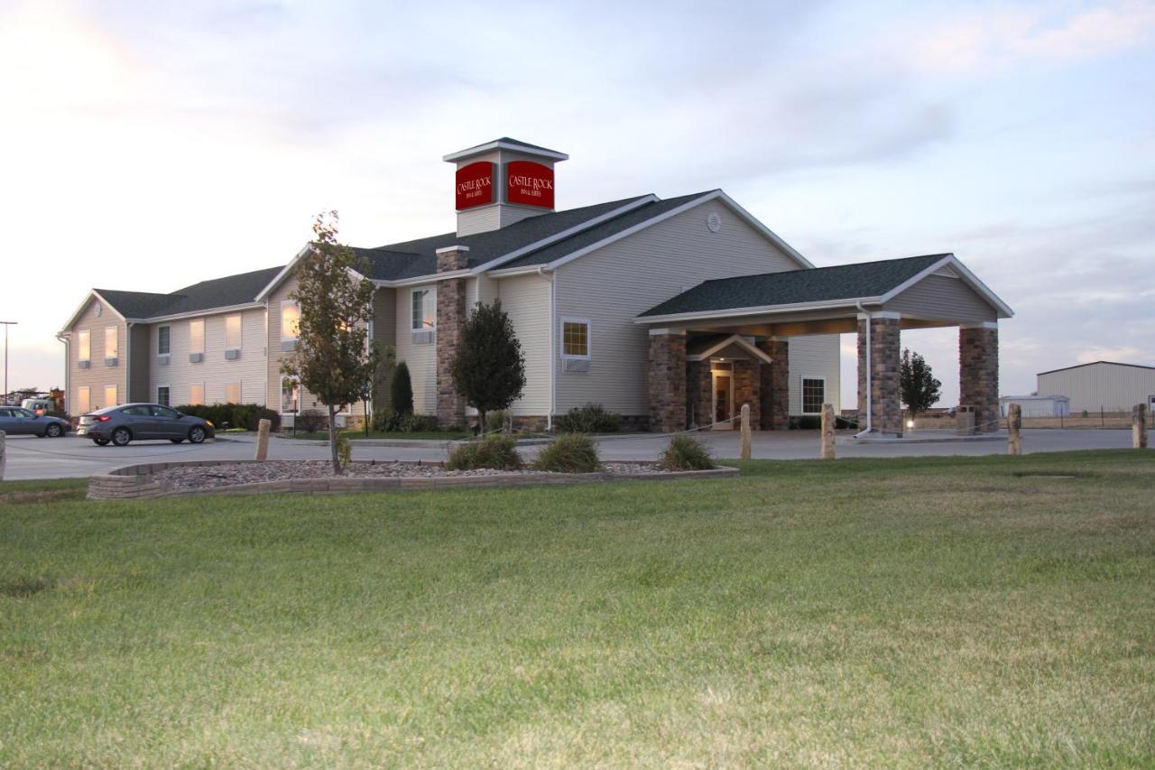 Castle Rock Inn & Suites - Quinter Esterno foto
